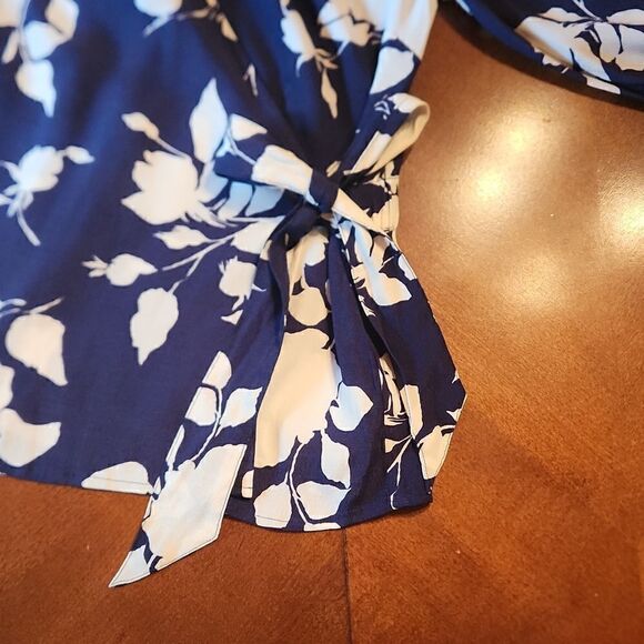 Talbots Poet Long Sleeve Wrap V-Neck Bohemian Blouse, XS, Blue & White Floral - Picture 4 of 12